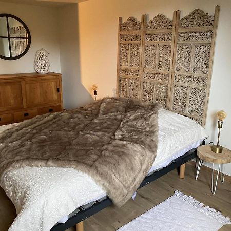 Le Logis Des Chenes, Superbe Bungalow Dans Quartier Residentiel Proche De Namur ويبيون المظهر الخارجي الصورة